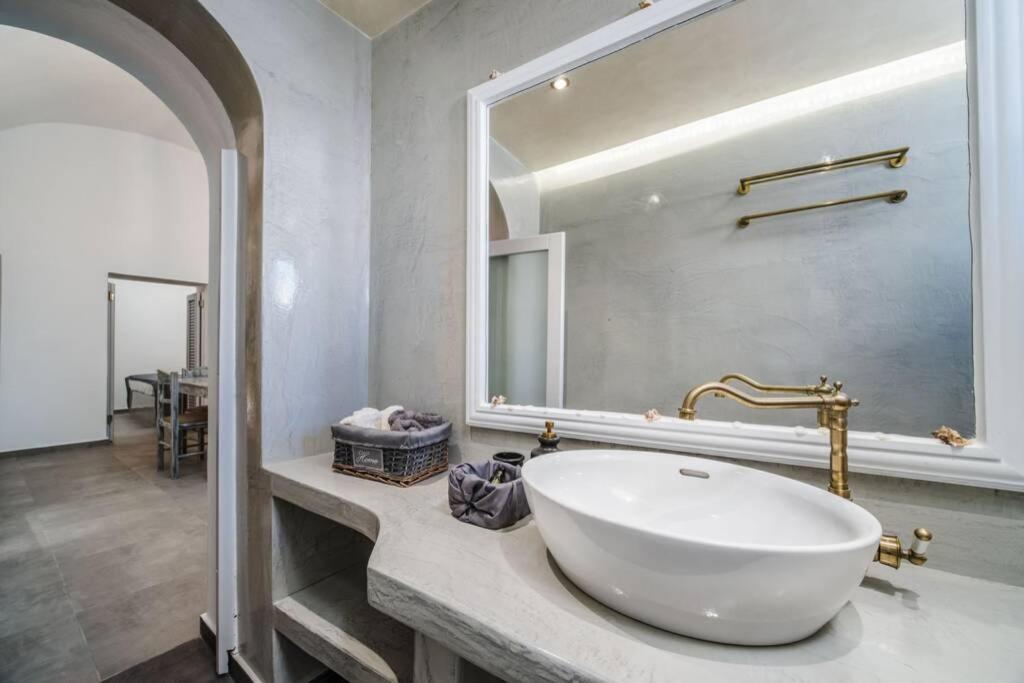Villa Brouzos- Maisonette With Sea & Mountain View Emporio  Bagian luar foto